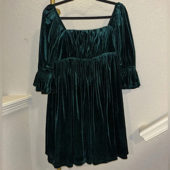 NWOT Smak Parlour Green Velvet Love Interest Babydoll Dress - Picture 5 of 7